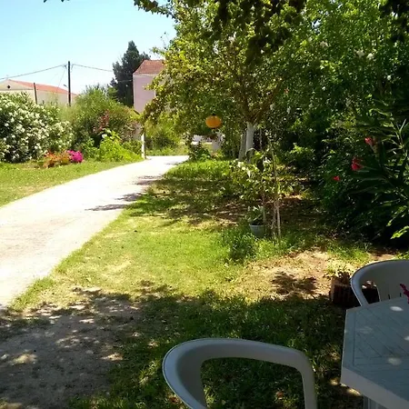 Kiki House *