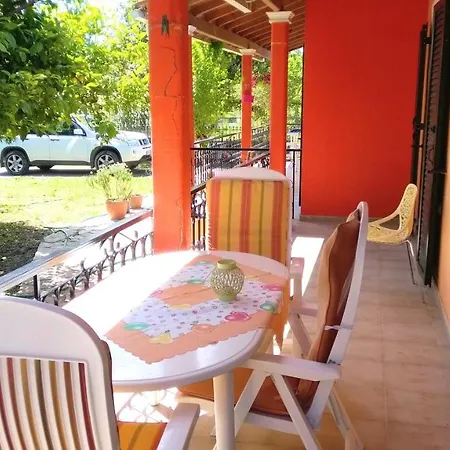 Kiki House